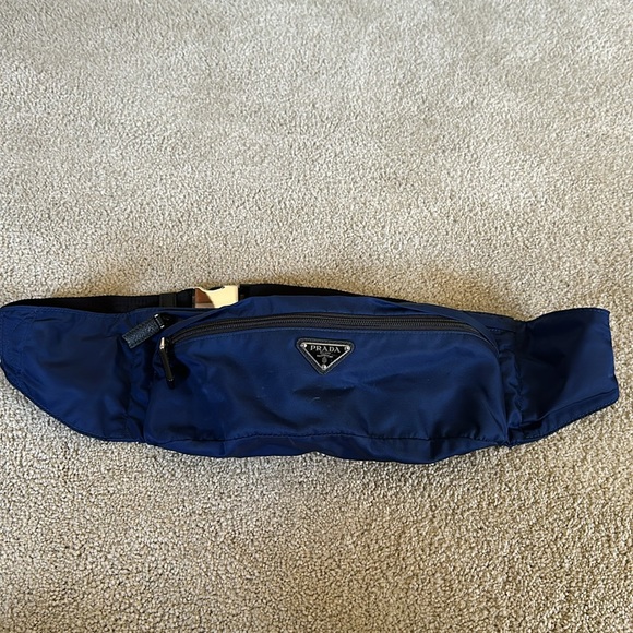 PRADA Re-Nylon and Saffiano leather belt bag NAVY - Picture 3 of 17